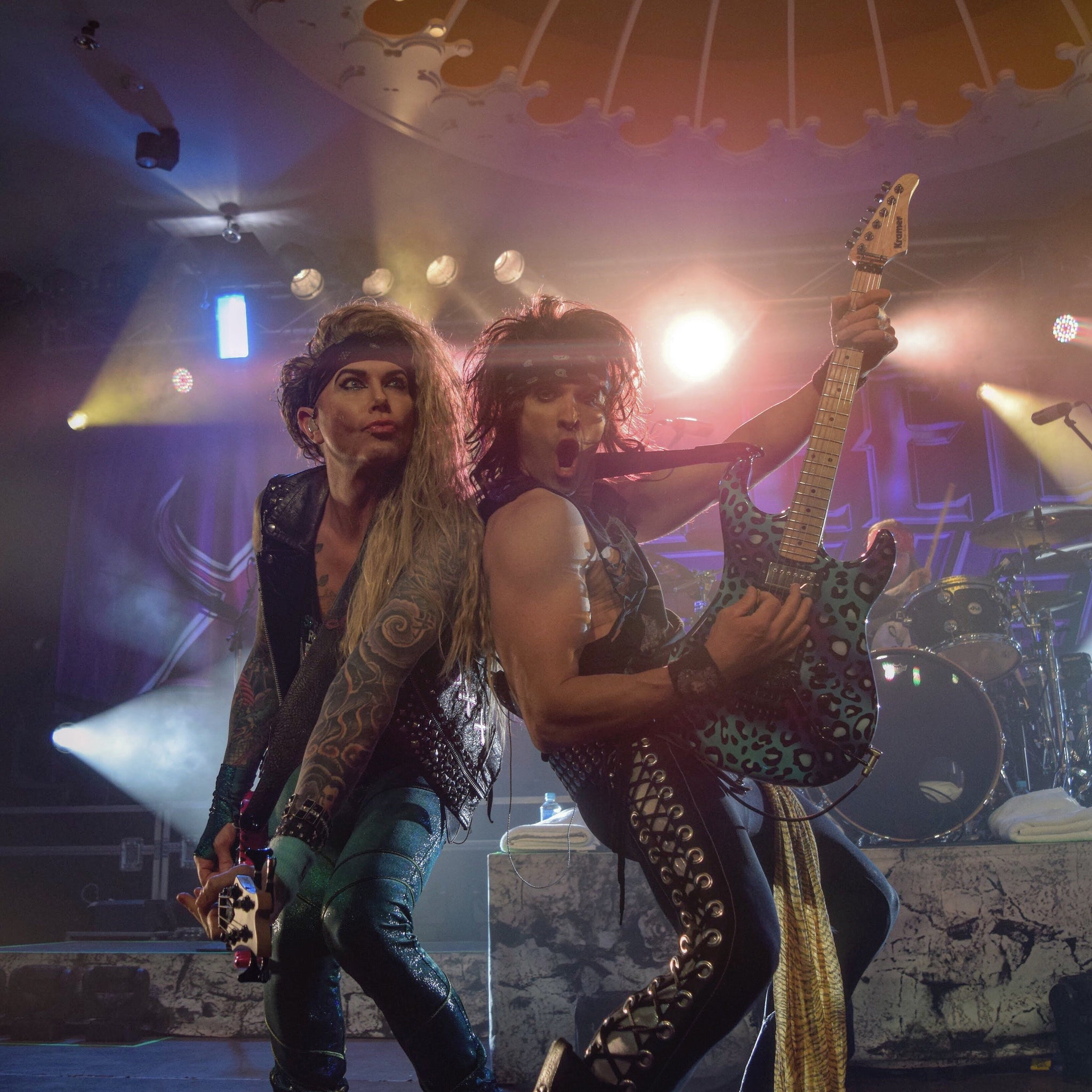 Lexxi Foxx & Satchel (Steel Panther)